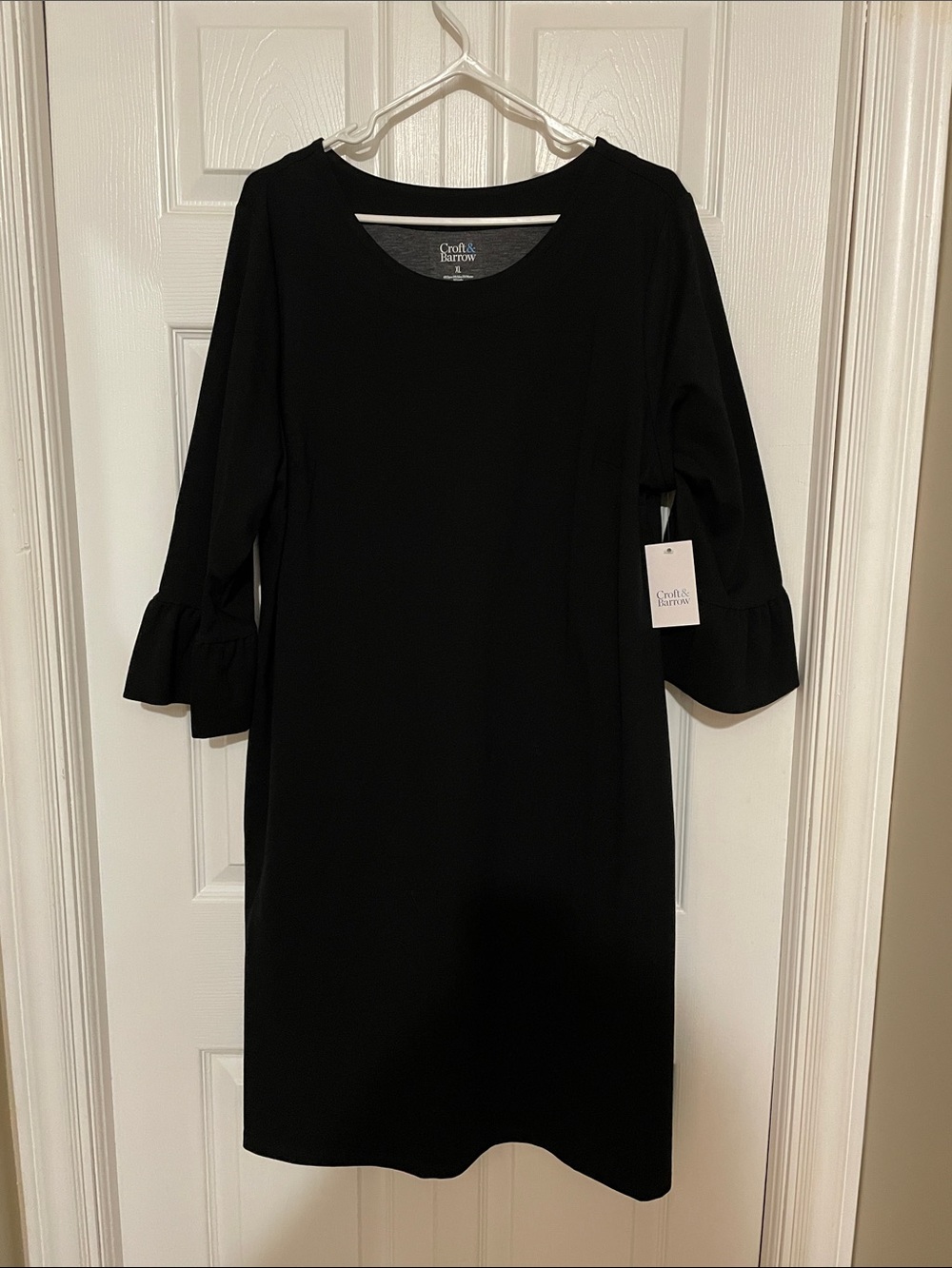 croft & barrow Black Ruffle-Cuff Shift Dress